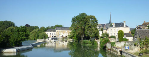Des vallées ponctuées d'un riche patrimoine architectural et urbain (val de Loir en Sarthe) en grand format (nouvelle fenêtre)
