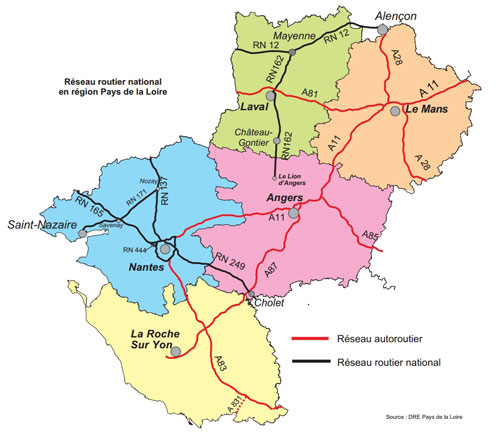 Le réseau viaire régional, entre grandes liaisons nationales et diffusion radiale à partir des principales agglomérations. (source : DRE Pays de la Loire) en grand format (nouvelle fenêtre)