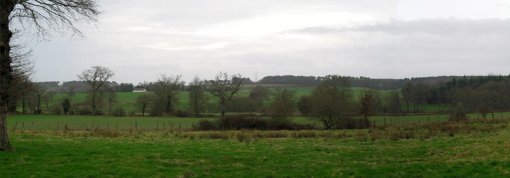 Panorama sur la vallée du Don et ses coteaux boisés en grand format (nouvelle fenêtre)