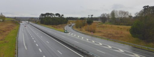 L'aménagement de l'autoroute A28 et de l'échangeur a contribué à modifier le paysage (Écommoy – 2015) en grand format (nouvelle fenêtre)