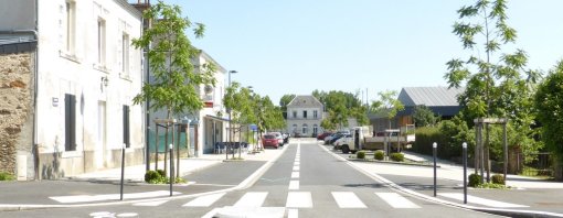 L'influence des usagers ainsi que l'attractivité des bourgs desservis ont encouragé le réaménagement des quartiers de gare (Mauves-sur-Loire - 2015) en grand format (nouvelle fenêtre)