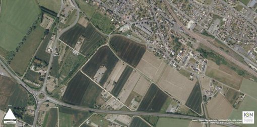 L'aménagement du contournement de Montreuil-Bellay pose la question du devenir des terres agricoles menacées d'enclavement (2013) en grand format (nouvelle fenêtre)