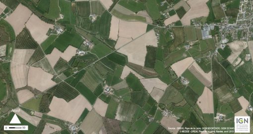 Dans le secteur de Loiron, l'évolution des activités agricoles favorisent la simplification du maillage parcellaire (2010) en grand format (nouvelle fenêtre)