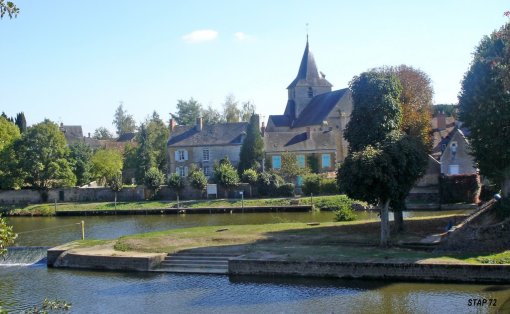 Patrimoine spécifique de quai mettant en valeur la rivière et le bâti de Malicorne-sur-Sarthe (Service de l'architecture et du Patrimoine de la Sarthe) en grand format (nouvelle fenêtre)