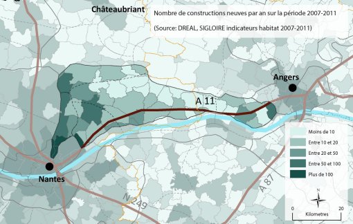 Les dynamiques de construction sont plus soutenues à l'approche des agglomérations nantaise et angevines (source : DREAL, SIGLOIRE indicateurs habitat 2007-2011) en grand format (nouvelle fenêtre)