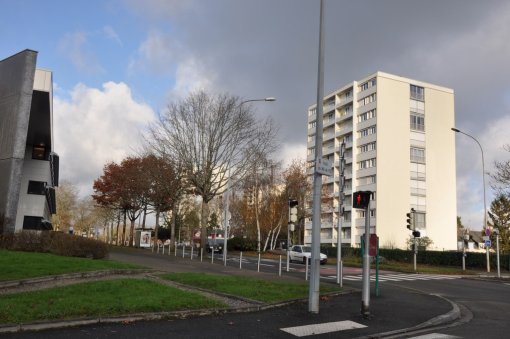 Des grands ensembles dans un contexte arboré : quartier Belle-Beille – Boulevard Patton à Angers en grand format (nouvelle fenêtre)