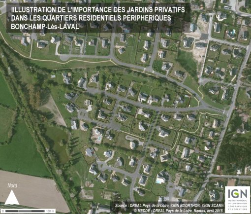 Extrait aérien illustrant l'importance des jardins privatifs dans l'organisation des extensions pavillonnaires (Bonchamp-lès- Laval) en grand format (nouvelle fenêtre)