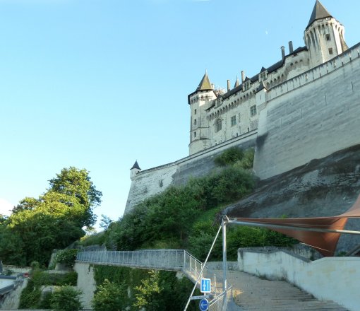Château ducal et ses fortifications en grand format (nouvelle fenêtre)