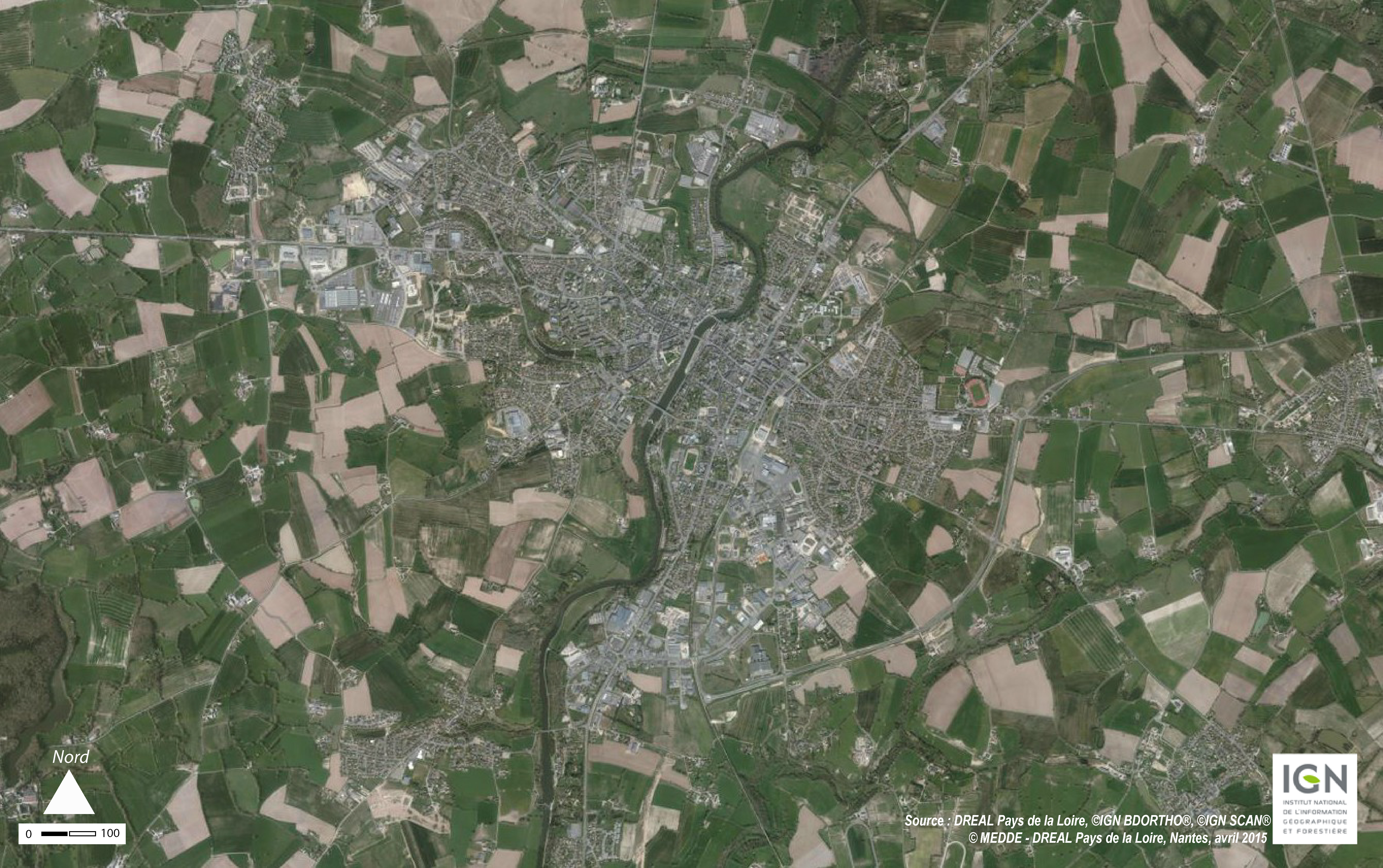 Carte IGN de la ville de Mayenne (source : IGN) en grand format (nouvelle fenêtre)