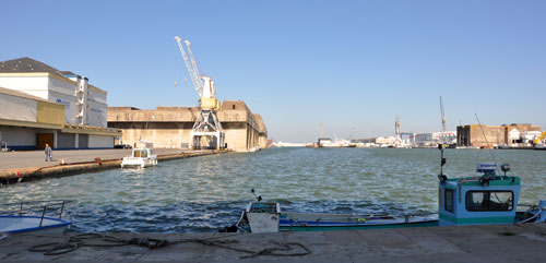 Echelle monumentale au cœur du port de Saint-Nazaire