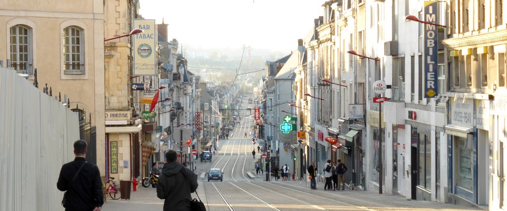 Paysage urbain ouvert sur l’axe du tramway (Le Mans – 2015)