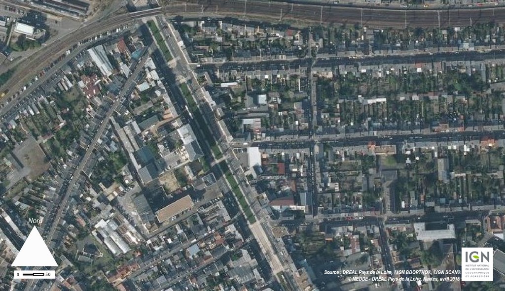 La pénétrante du tramway au travers des quartiers résidentiels de Jaurès-Pavillon et les Sablons (2010)