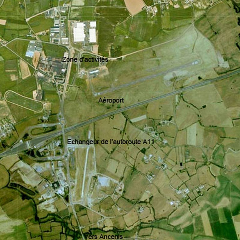 Développement des zones d’activités à l’appui de l’échangeur d’Ancenis (Source VU D’ICI, AGENCE ROUSSEAU, ALTHIS, AQUALAN. Atlas des paysages de Loire-Atlantique. DREAL des Pays de la Loire, DDTM de Loire-Atlantique. 2010)