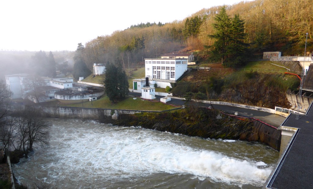 Les retenues d’eau ont été aménagées te constituent des nouveaux repères dans les paysages de vallée (barrage du Mervent – 2015)