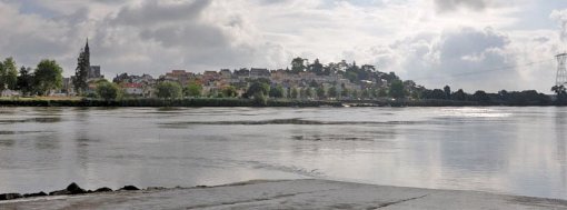 Des bourgs insulaires en forme d'amande longeant la Loire (Indre) en grand format (nouvelle fenêtre)