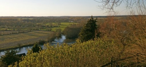 Ambiances paysagères de la vallée du Loir depuis les hauteurs de Matheflon (Seiches-sur-le-Loir) en grand format (nouvelle fenêtre)